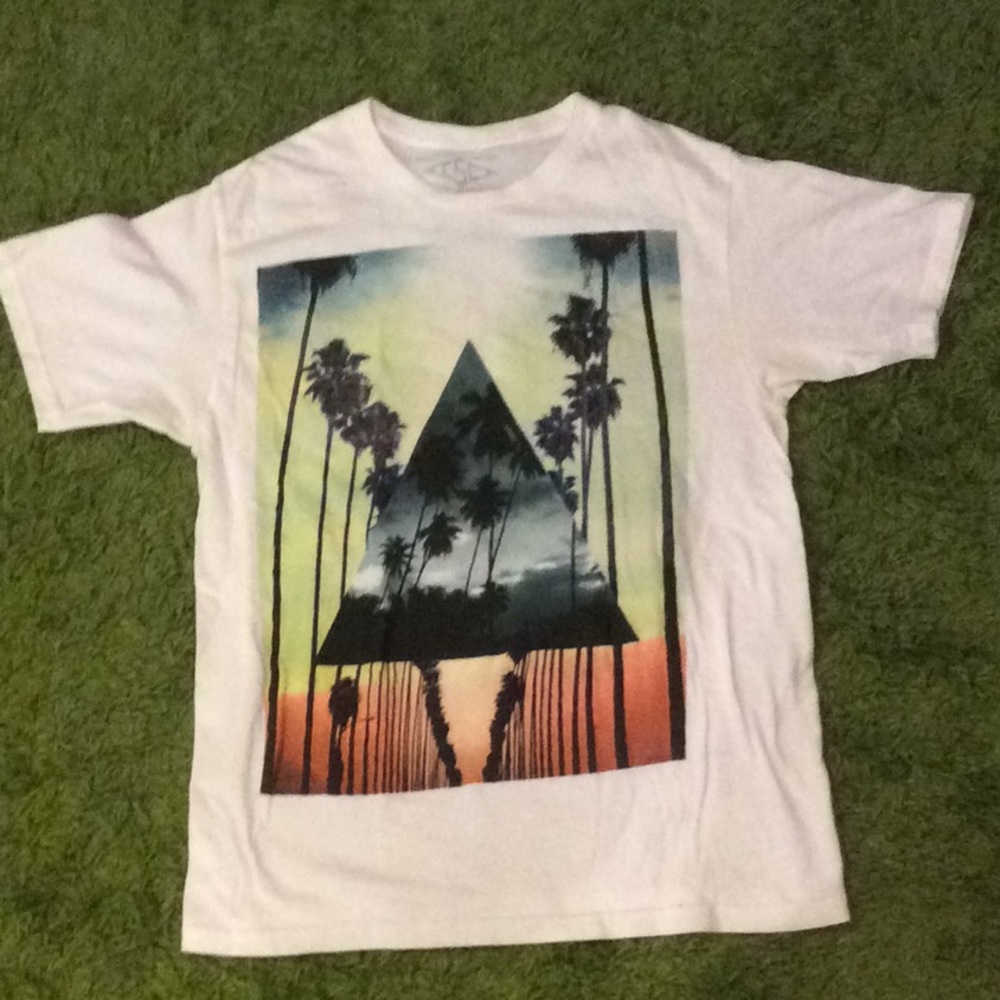 Men’s T-Shirt || Size “M”